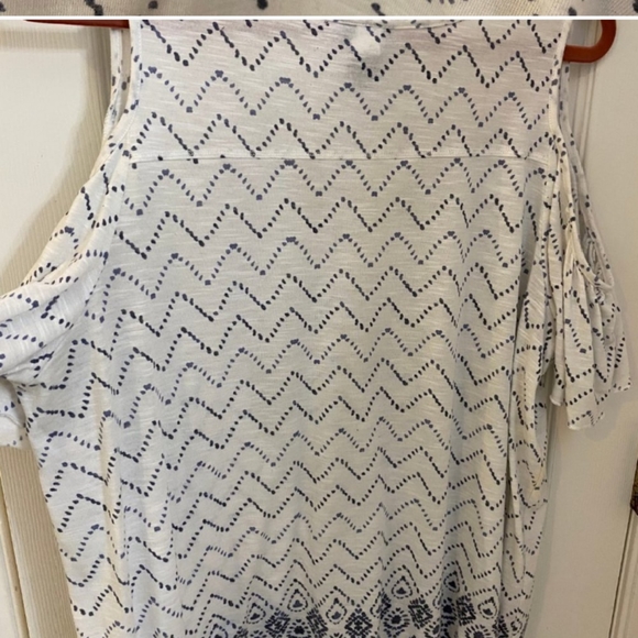 Torrid Cold Shoulder Top - Picture 3 of 3